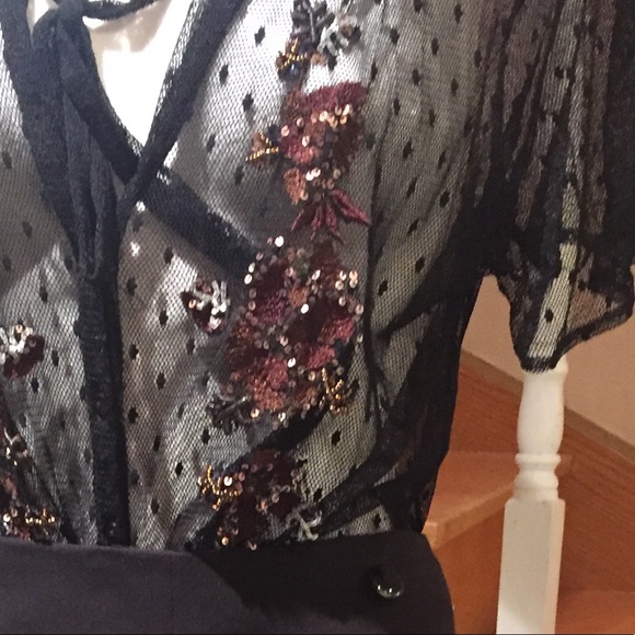 💕💕2X HOST PICK💕💕NWT Black lace with sequins blouse - Picture 3 of 8